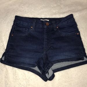 Blue denim shorts🔷